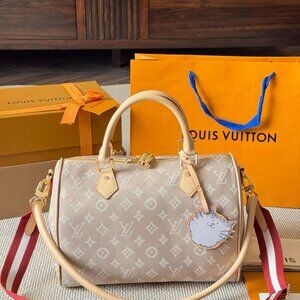 Classic Louis Vuitton Bag: A Stylish and Versatile Choice for Elegance